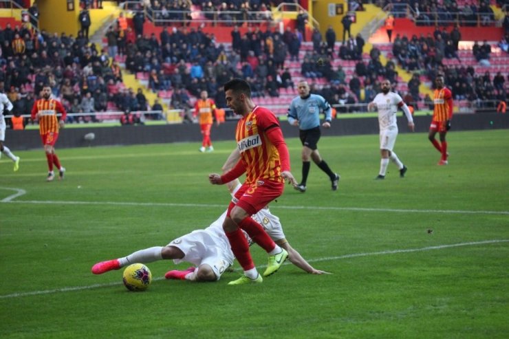 Emre Taşdemir ilk kez oynadı