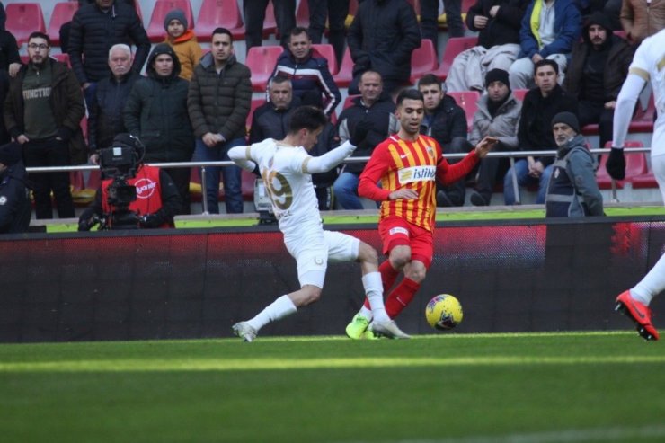 Emre Taşdemir ilk kez oynadı
