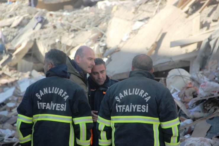 Bakanlar Soylu ve Koca ile Binali Yıldırım, deprem bölgesinde incelemelerde bulundu