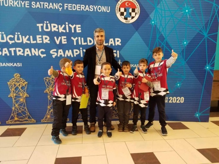 Mardinli Tuana Abak satranç şampiyonasında birinci oldu