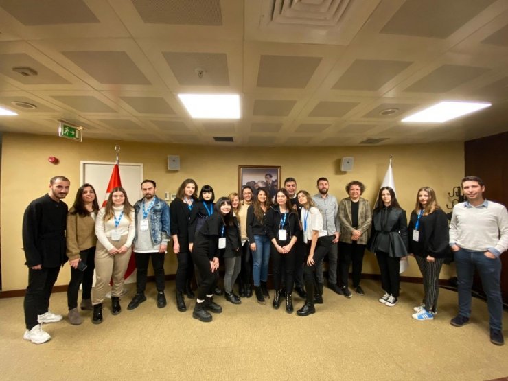 Genç modacılar tasarımlarıyla yarıştı