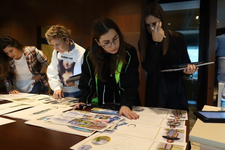 Genç modacılar tasarımlarıyla yarıştı