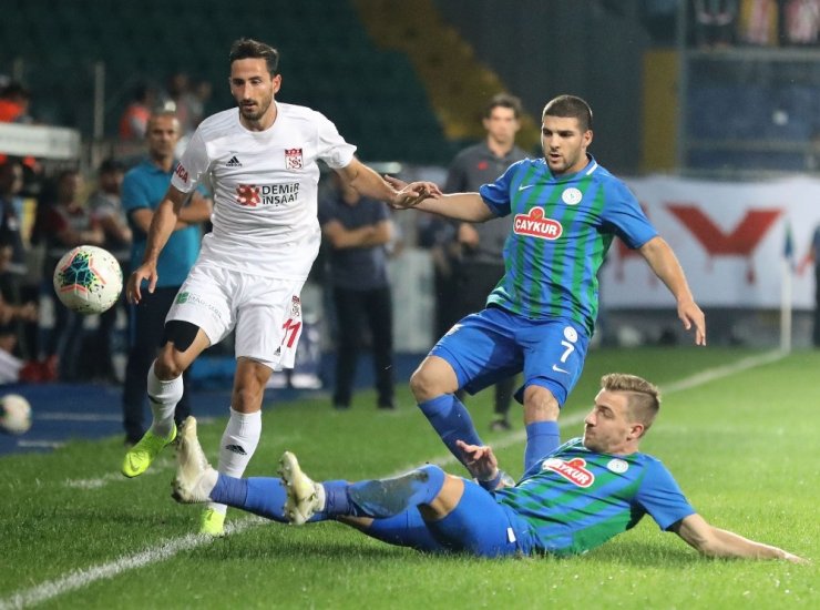 Sivasspor ile Çaykur Rizespor 16. randevuda
