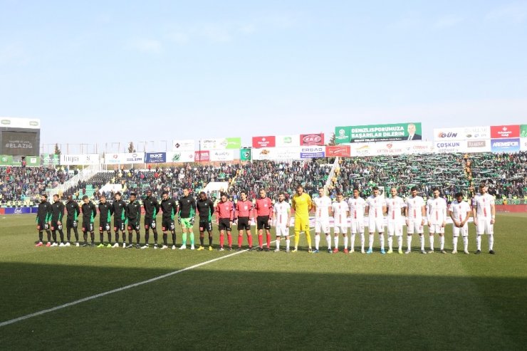 Süper Lig: Denizlispor:0 - Antalyaspor: 2 (İlk Yarı)