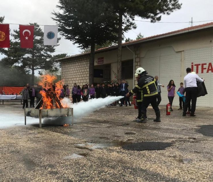 Taşköprü Belediyesi itfaiye ekipleri, 19 ev yangınına müdahale etti
