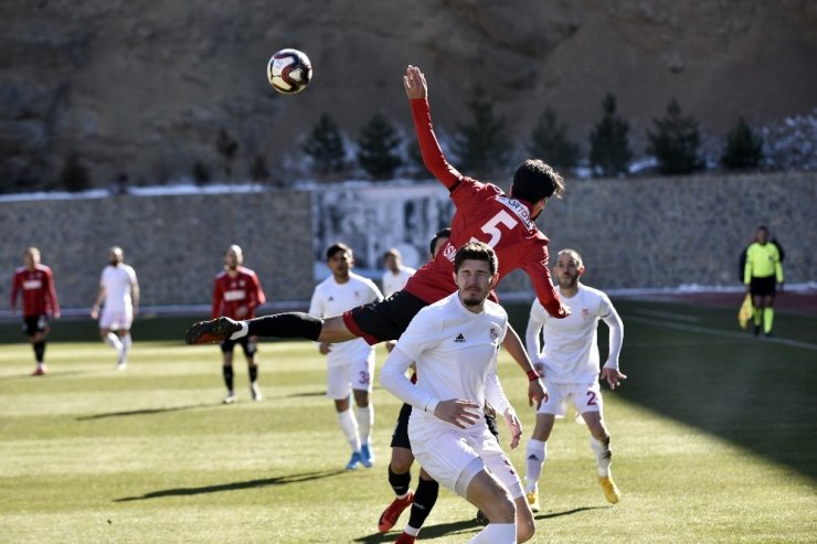 TFF 2. Lig: Gümüşhanespor: 1 - Çorum FK: 4