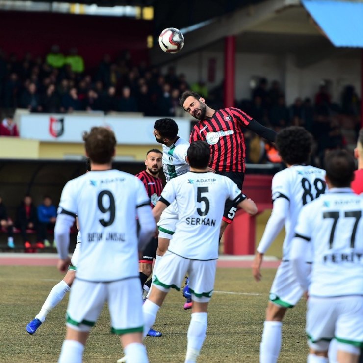 TFF 2. Lig: Uşakspor: 1 - Sakaryaspor: 1