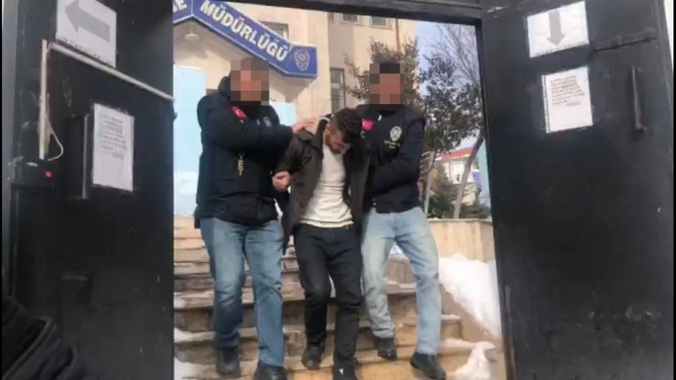 150 lira için arkadaşını öldürdü
