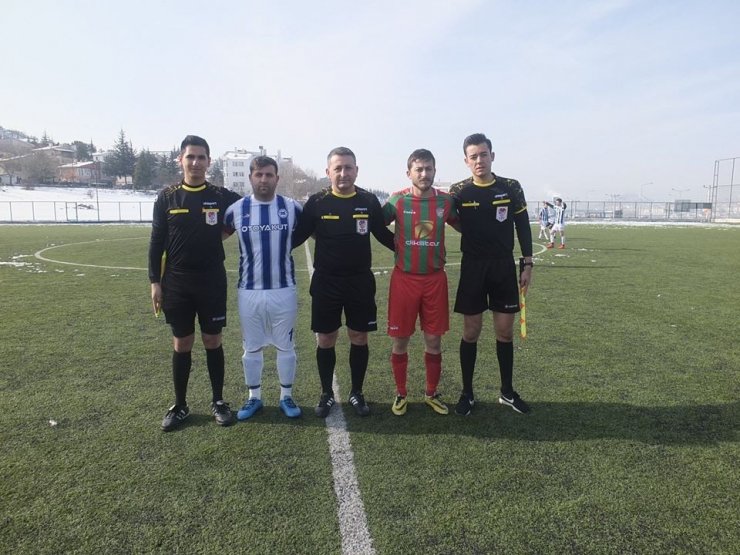 8 sarı, 2 kırmızı kartın çıktığı maçın kazananı olmadı