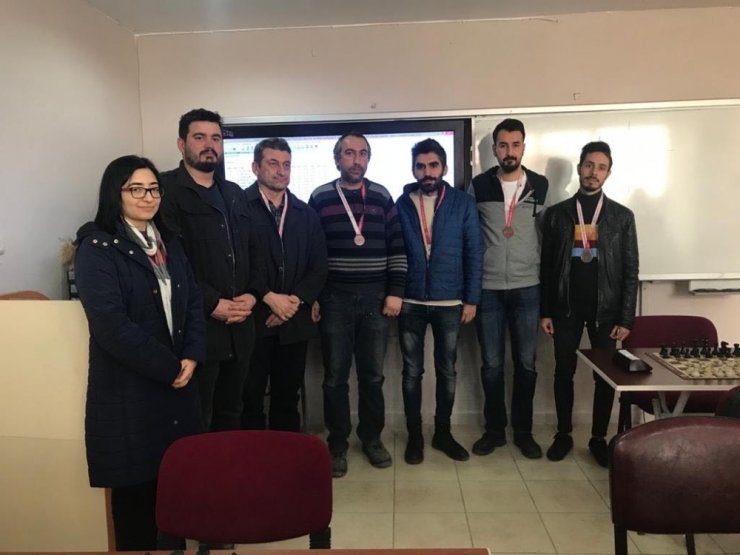 Hızlı ve Yıldırım Satranç Turnuvası tamamlandı