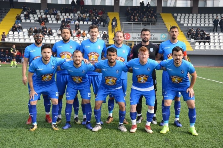 Yunusemre Belediyespor zirve takibini sürdürdü