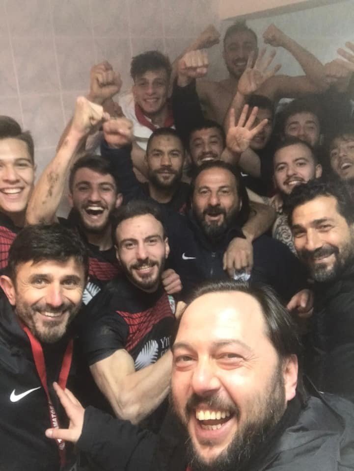 Galibiyet primlerini depremzedelere bağışladılar