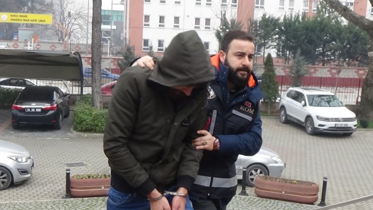 Beş milyonluk Tevrat’ı satmaya çalışan zanlı adliyede