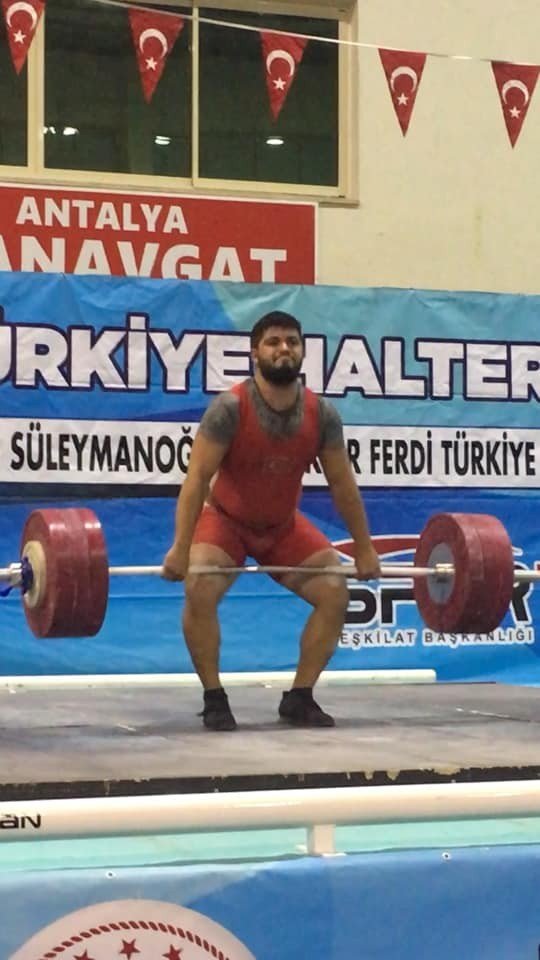 Denizlili halterci 3 ayrı kategoride Gençler Türkiye rekoru kırdı