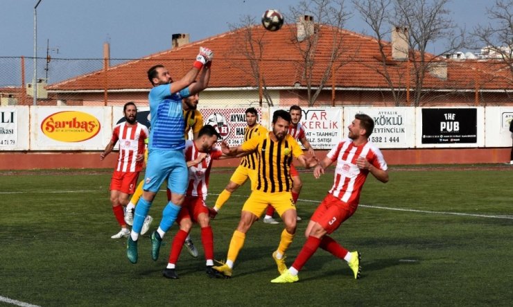 Aliağaspor FK Ayvalık’tan 3 puan ile döndü