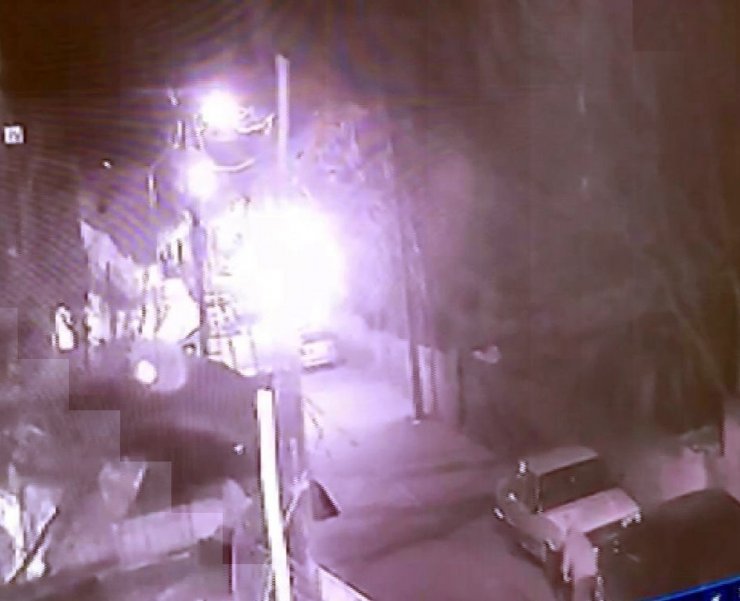 Deprem gecesi araçların lastiğini patlatmıştı, yakalandı