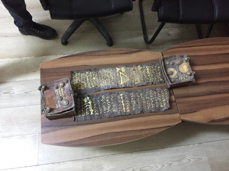 Polise satarken suçüstü yakalandı
