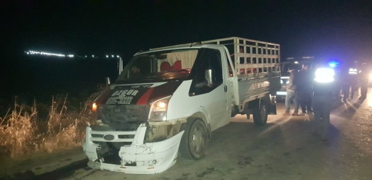 Kamyonetle otomobil çarpıştı: 6 yaralı