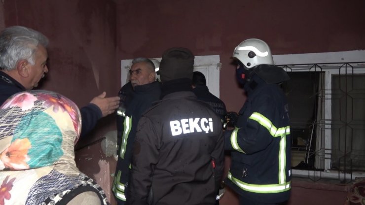 Devriye atan bekçilerin fak ettiği yangın büyümeden söndürüldü
