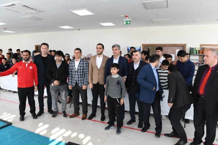 Şanlıurfalı gençler dart turnuvasında buluştu