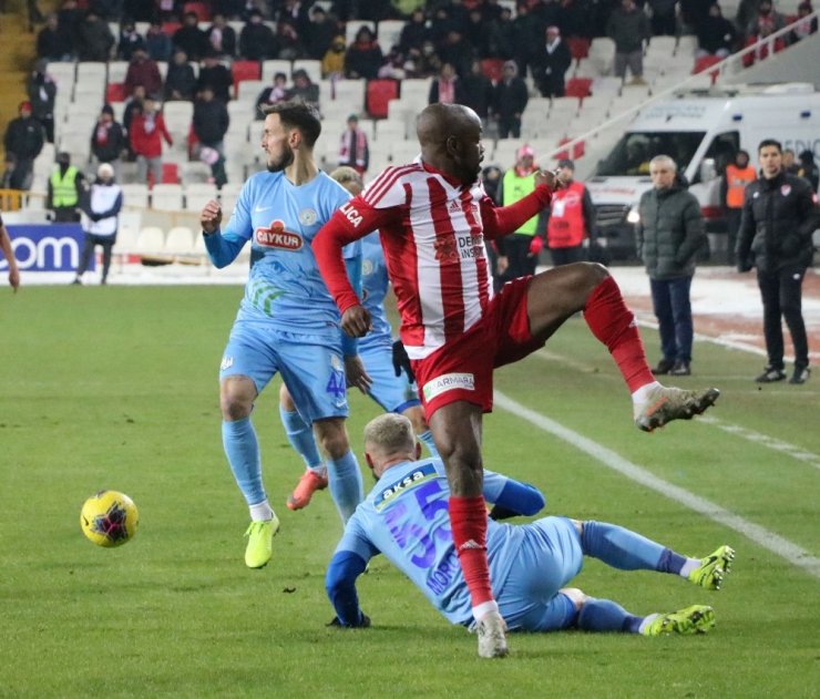 Süper Lig: D.G. Sivasspor: 1 - Çaykur Rizespor: 1 (Maç sonucu)