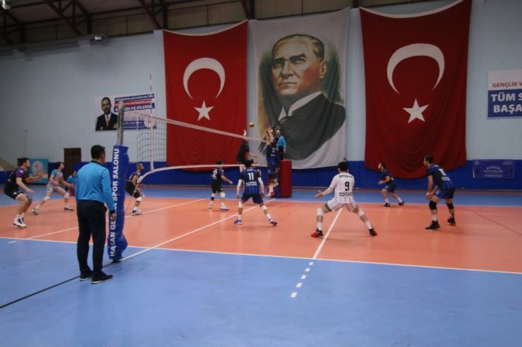 Kağıtspor Voleybol Takımı liderlik yarışını sürdürüyor