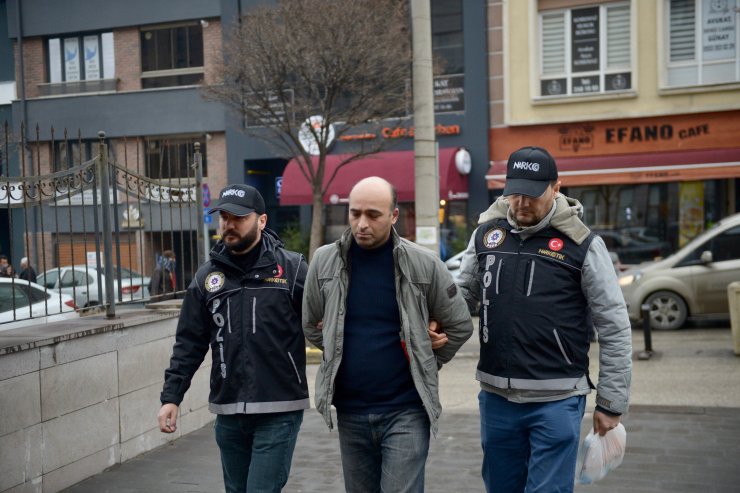 Eskişehir'de oyun hamuru kutusuna uyuşturucu gizleyen şüpheli yakalandı