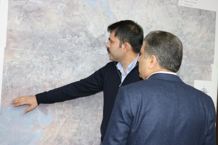 Bakan Kasapoğlu ve milli futbolcular destek için Elazığ’da