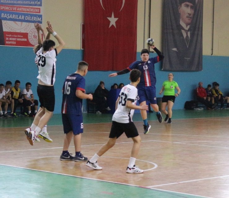 Hentbol heyecanı Manisa’da başladı