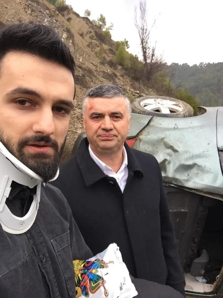 AK Parti’li Başkan ve MHP Üst Kurul Delegesinin bulunduğu araç takla attı: 3 yaralı