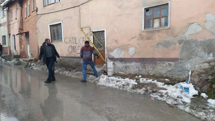 Kütahya’da vücudunun bir kısmını köpeklerin yediği ceset bulundu