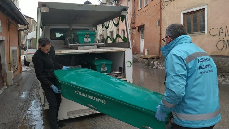 Kütahya’da vücudunun bir kısmını köpeklerin yediği ceset bulundu