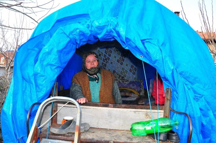 Depremi gözyaşlarıyla anlattı