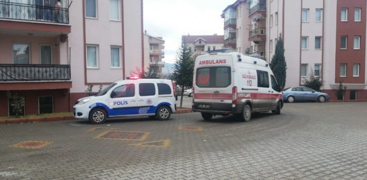 Tavşanlı’da site içerisinde yangın büyümeden söndürüldü