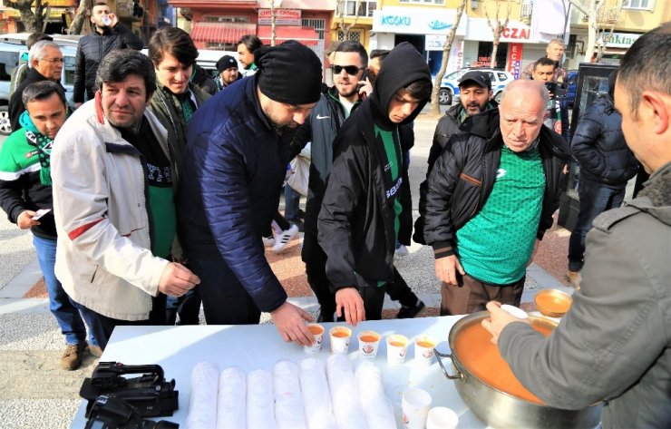 Uşakspor’dan misafir takıma tarhana ikramı