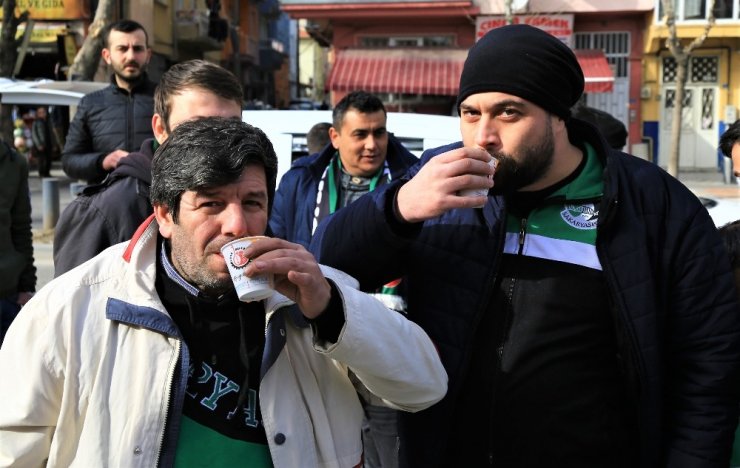 Uşakspor’dan misafir takıma tarhana ikramı