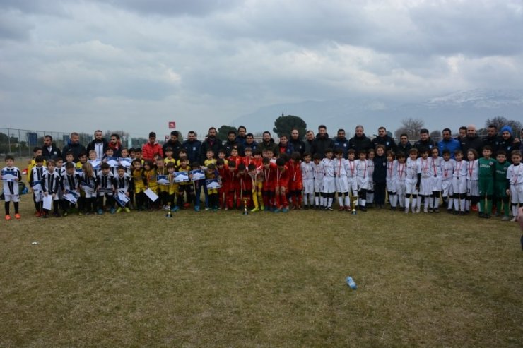 Yunusemre’de 4. Geleneksel Minikler Futbol Turnuvası başladı