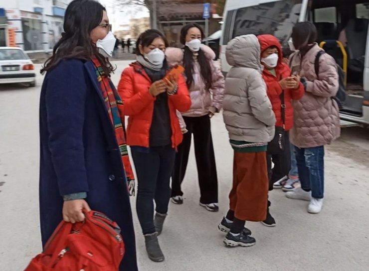 Aksaray’da 10 Çinli turist ve 2 Türk hastaneden çıktı