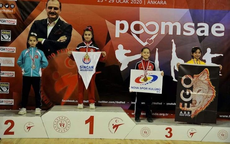 Ezel Toprakpınar altın madalyanın sahibi oldu