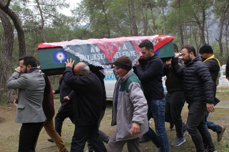 Elif’in söz kesme hayalleri yarım kaldı, duvaklı tabutla defnedildi
