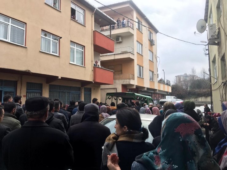 Üniversite öğrencisi genç, madde bağımlısı amcasını defalarca bıçaklayarak öldürdü