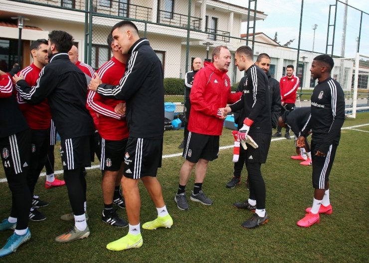 Sergen Yalçın, Beşiktaş ile ilk antrenmanına çıktı