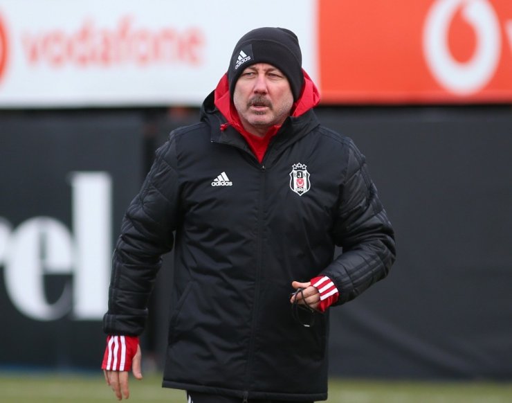 Sergen Yalçın, Beşiktaş ile ilk antrenmanına çıktı