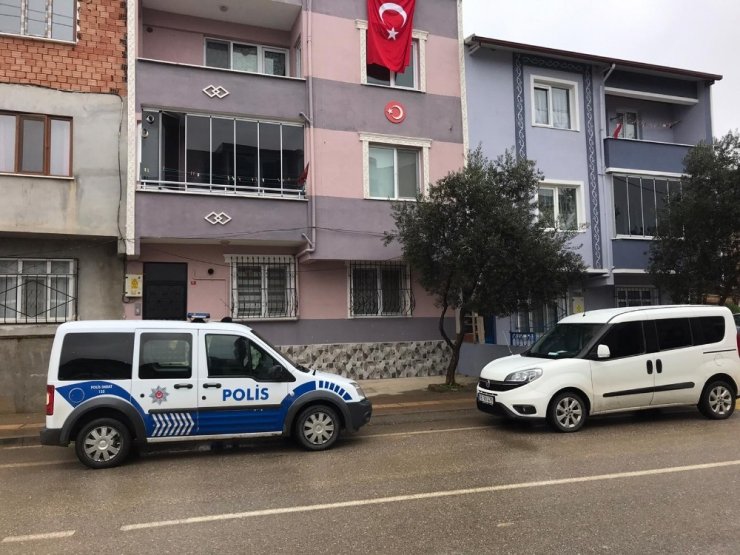 Evdeki 150 bin liralık altını çaldılar