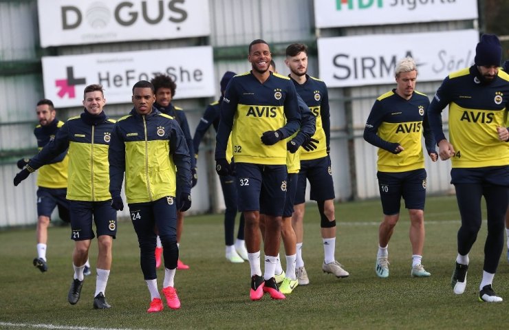 Fenerbahçe, Trabzonspor mesaisini sürdürdü