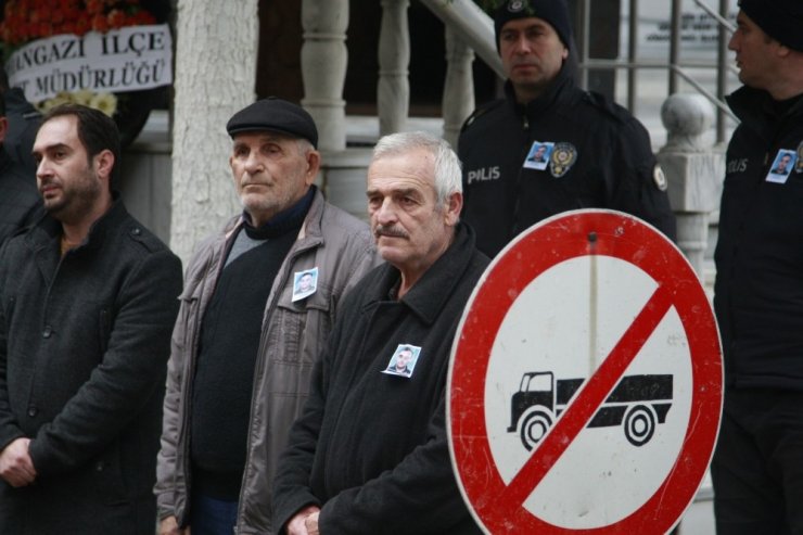 Kaza kurşunuyla ölen polis göz yaşlarıyla uğurlandı
