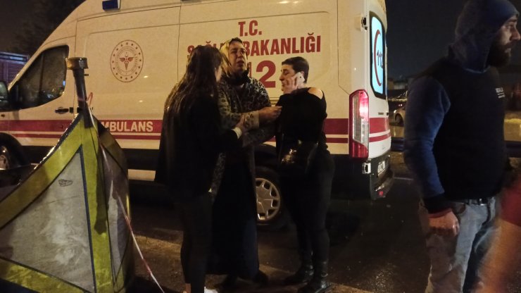 Kocaeli'de otomobil ile kamyonet çarpıştı: 4 yaralı