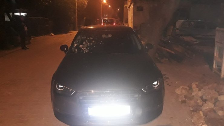 Kozan’da bir iş yeri ile araca silahlı saldırı
