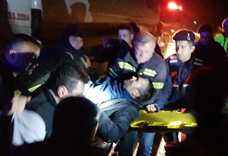 Tanker TIR’a arkadan çarptı: 1 ağır yaralı