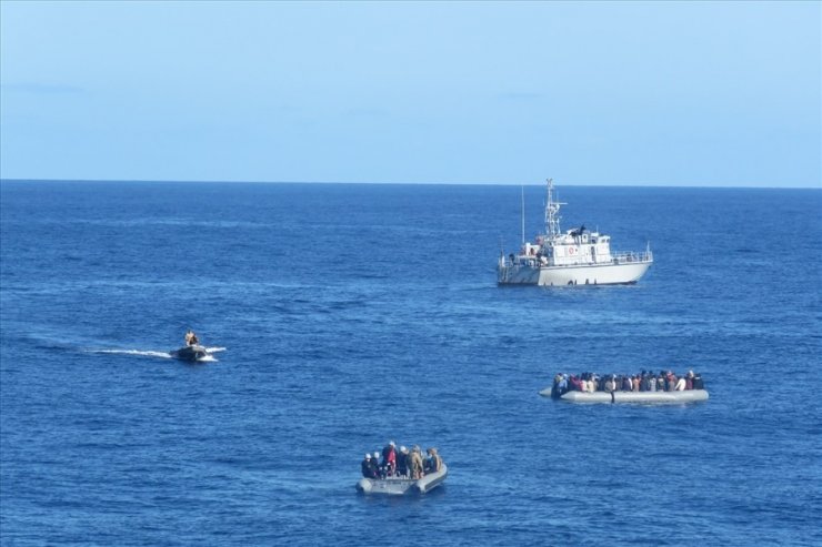 TCG Gaziantep Orta Akdeniz’de 30 düzensiz göçmen tespit etti